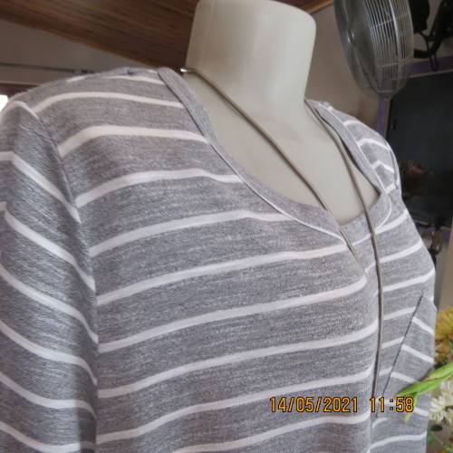 Soft easy to wear silvergrey and white stripes T shirt in viscose/poly blend.Size 44/20. As new