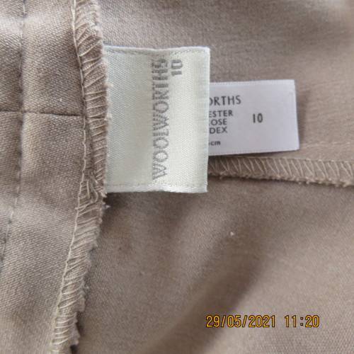 Elegant latte beige pants from WOOLWORTHS size 34/10 with space.Straight legs.Good condition.