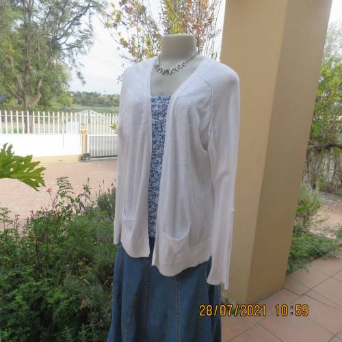 Fab.white long sleeve 100% cotton slub knitted cardigan.Button down.Two pockets.WOOLWORTHS 42/44