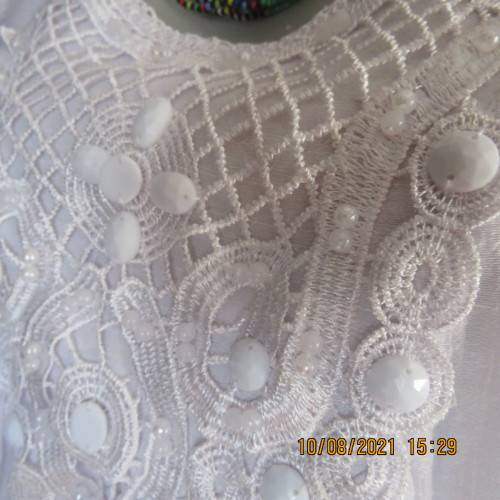 Lovely easy to wear white loose hanging lined embellished  top with bell sleeves size 46/22.As new
