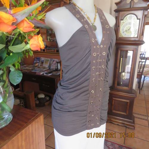 Sexy long dark olive green top by LEGIT 34/10.Vertical cotton band on front with stud decoration