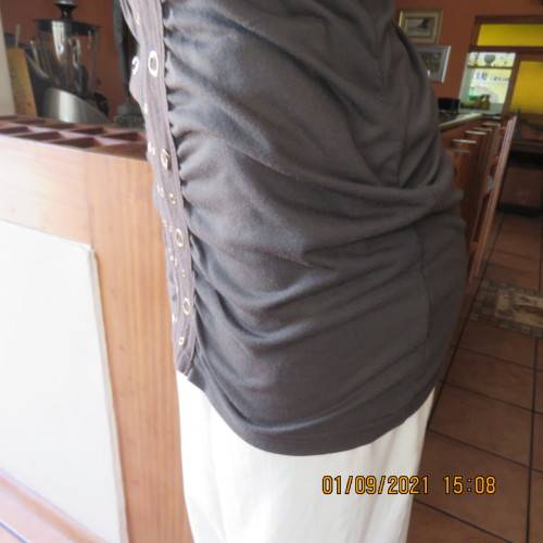 Sexy long dark olive green top by LEGIT 34/10.Vertical cotton band on front with stud decoration