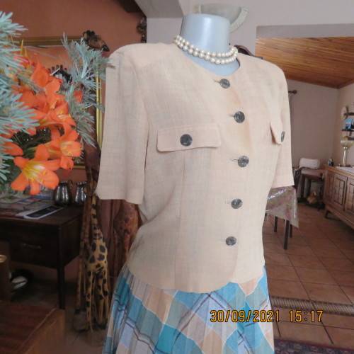 Get bonus fashion points ! Caramel colour short top / jacket from LOVERICH  UK size 36 to 38.As new