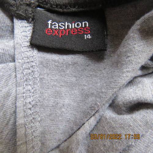 Bodysuit in greys. Drawstring in waist.Size pockets.Size 38 to 40.By FASHION EXPRESS.Good cond.