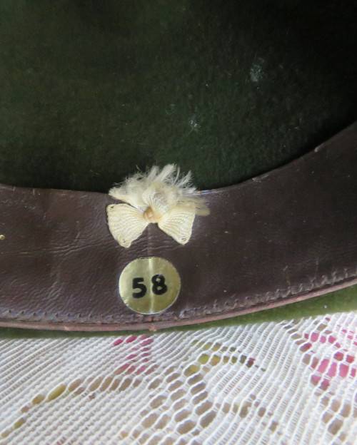 Original Swiss olive green velour men`s vintage hat by FEIN-KALTER and CO.Size 58. Very goos cond.
