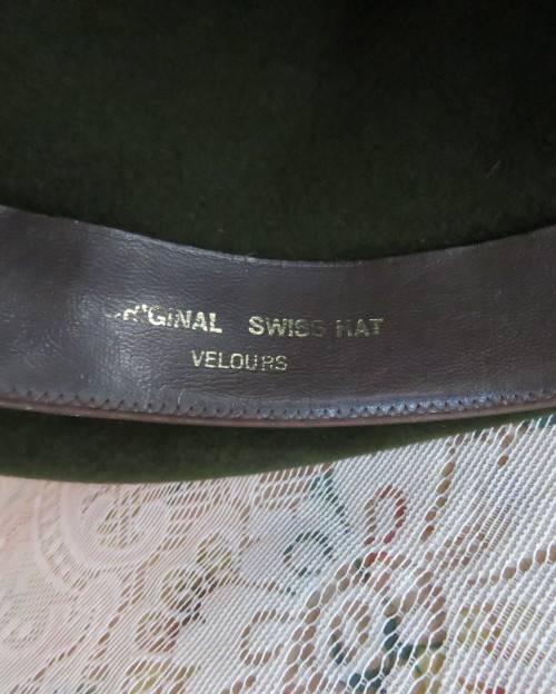 Original Swiss olive green velour men`s vintage hat by FEIN-KALTER and CO.Size 58. Very goos cond.