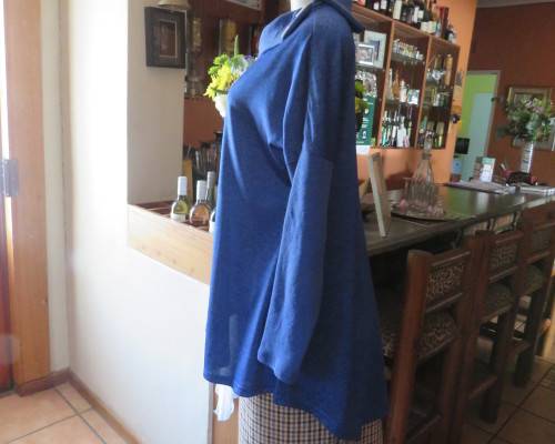 Striking azure blue long sleeve slip over poycotton stretch top.Fold over collar.Size 36/12.As new.