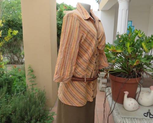 Unique long striped button down top in autumn colours and gold thread.By FOSHINI size 40/16.Hip band