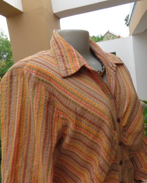 Unique long striped button down top in autumn colours and gold thread.By FOSHINI size 40/16.Hip band
