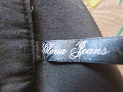 Charming black sleeveless poly/viscose button down top by GLORIA JEANS size 32/8. New cond.