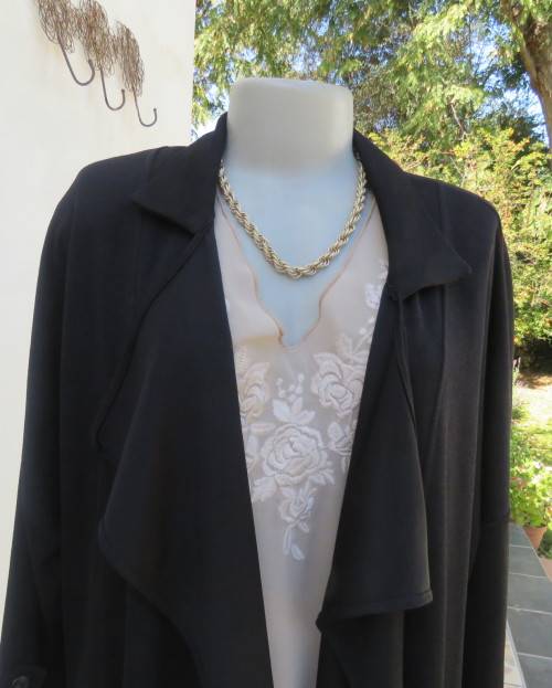 Stunning long black waterfall style loose hanging jacket.Spotless.As new.Bracelet sleeves.Size 42/18