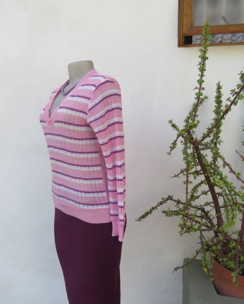 Soft acrylic knit V-neck sweater, size 34, pink-white horizontal stripes.