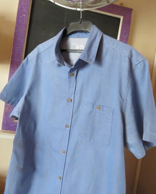 High class denim blue short sleeve casual Men`s shirt by WOOLWORTHS.One pocket.Slim fit size Large.