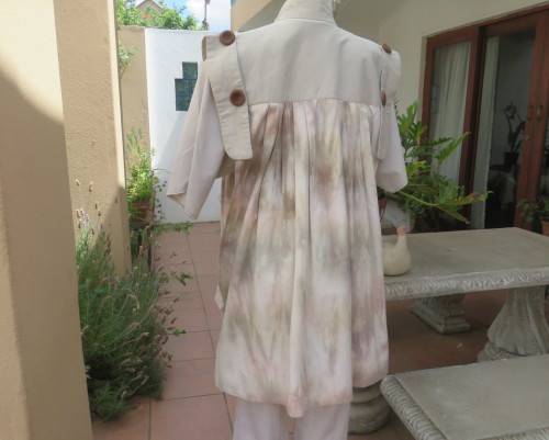 Boutique made 2 pc slip over dolman sleeve top and long open sleeveless pleated jacket by JOLINE 36+