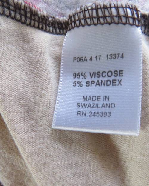 Smart soft long sleeve top in cream/brown/red block pattern.Cream underlay.Size 42/18.Cowl collar.