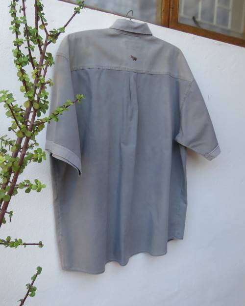 Men`s khaki green HIPPOCREEK short sleeve 100% cotton shirt. Yoked.Chest 125cm.Back pleat.