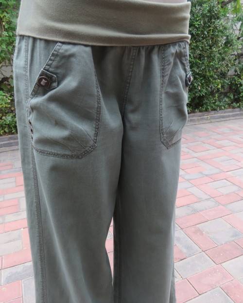 Comfy wide legged olive green linen/cotton blend size 38 pants by WOOLWORTHS.Stretch f/o waistband.