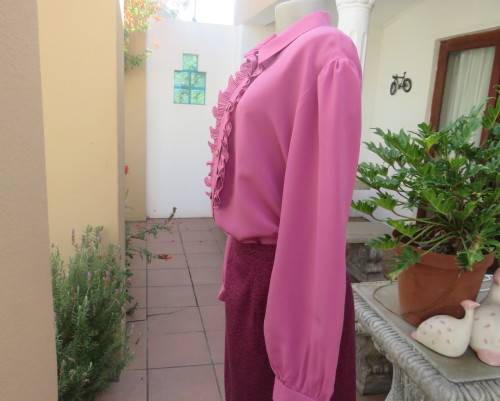 Fabulous silky watermelon pink long sleeve silky polyester blouse by KARISMA size 44/20.. As new.