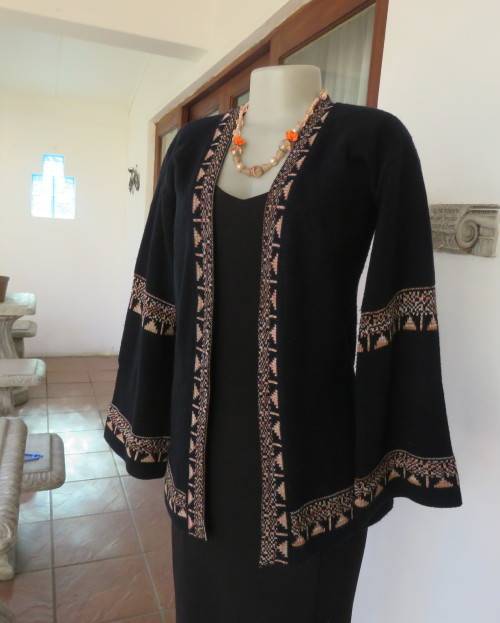 Excellent quality PARIS MATCH long sleeve cardigan with autumn colour borders.Size 36.Soft acrylic.