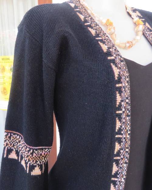 Excellent quality PARIS MATCH long sleeve cardigan with autumn colour borders.Size 36.Soft acrylic.