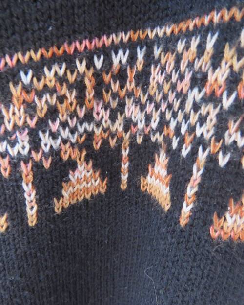 Excellent quality PARIS MATCH long sleeve cardigan with autumn colour borders.Size 36.Soft acrylic.