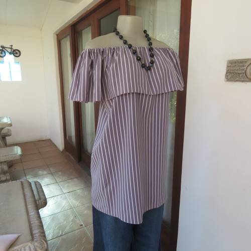 Lovely silver grey/white vertical striped top with wide elasticated frilled neckline.Size 38.As new