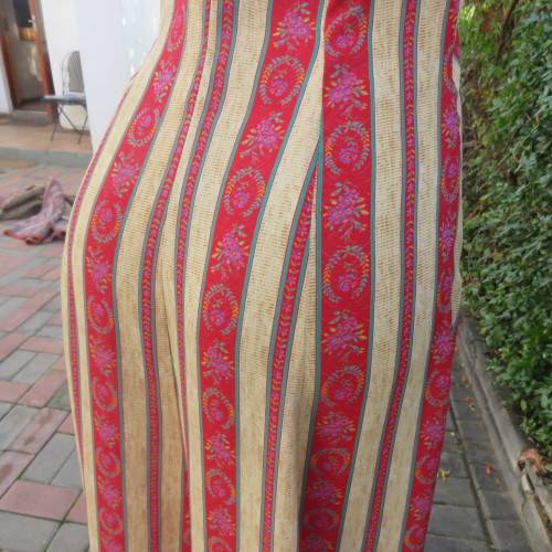 Gorgeous ankle length button down dress in cream/red patterned vertical stripes.Size 36 from Japan.