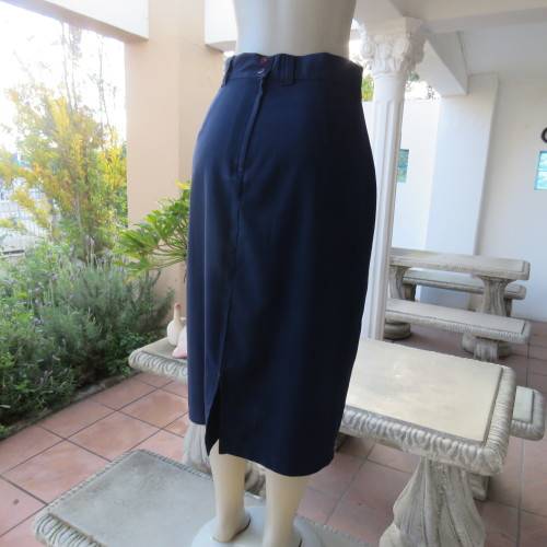 Vintage navy polycotton pencil skirt size 38/14. Perfect fit! Zip and slit at back. 2 button closure