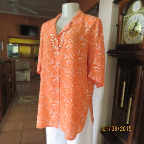 Get into summer! Crimson with white curls polyester button down boutique made top. Size 42. New cond