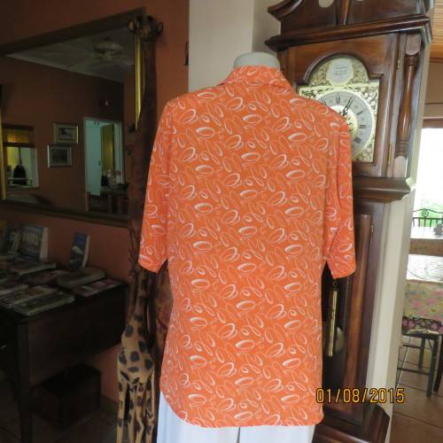 Get into summer! Crimson with white curls polyester button down boutique made top. Size 42. New cond