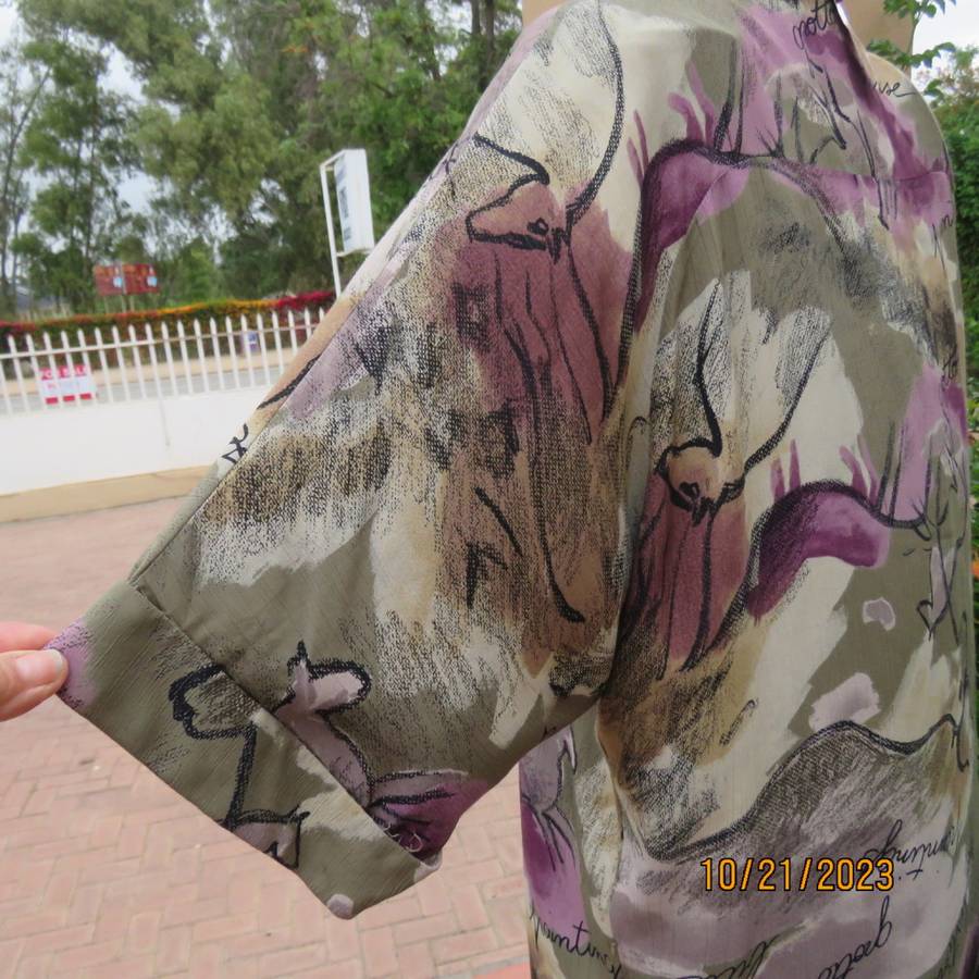 AVANT GARDE long top in creased polyester. In purple,beige and green. Size 35/11.As new.