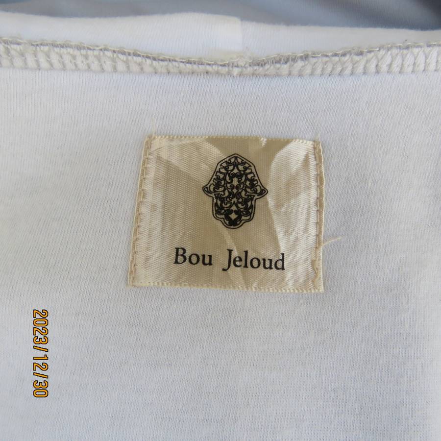 Fashion silver grey open coat in silver grey stretch poly with white hood. By BOU JELOUD size 34.