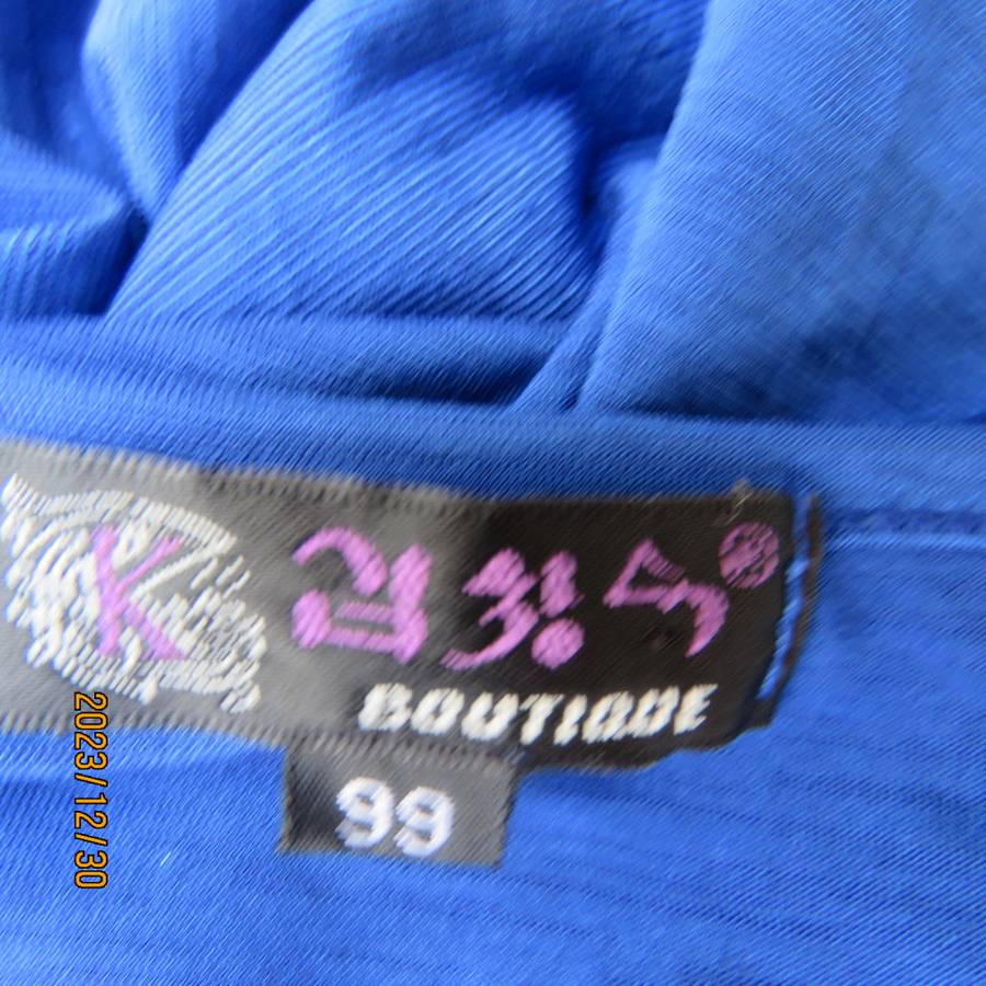 Luxe royal blue/silver short sleeve stretch top by KOREAN boutique size large 38.Lycra back.New cond