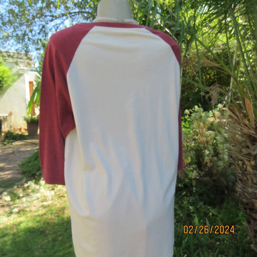 Totally off duty long maroon sleeve/rich cream body T-Shirt. Logo & picture front.Size 42 by WOOLIES