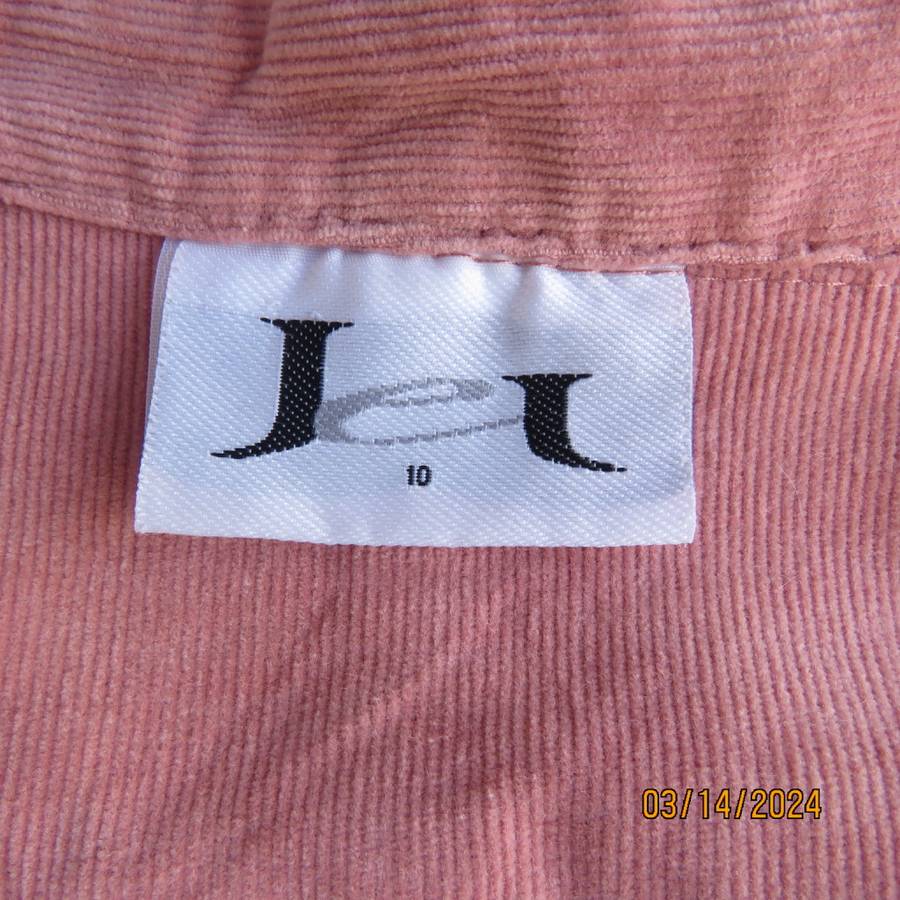 Corduroy stretch cotton styled salmon oink sleeveless waistcoat. Open collar. 2 pockets.Size 34/10
