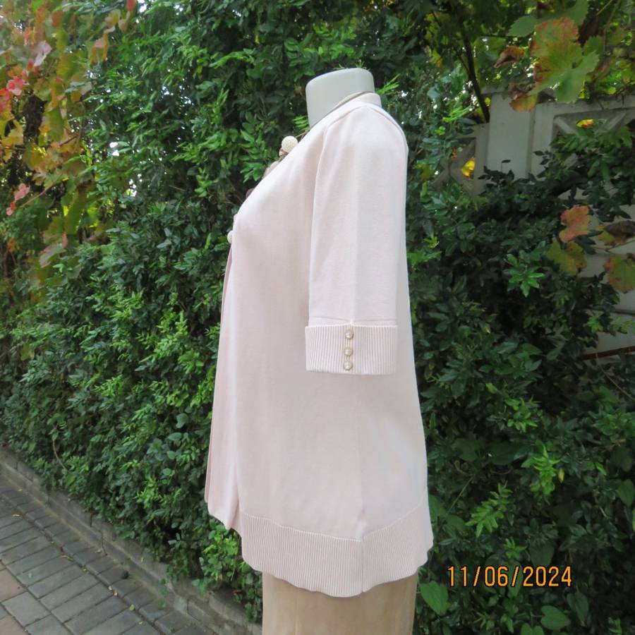Timeless cotton knit rich cream short cuffed sleeve open front top/jacket. Size 36. As new