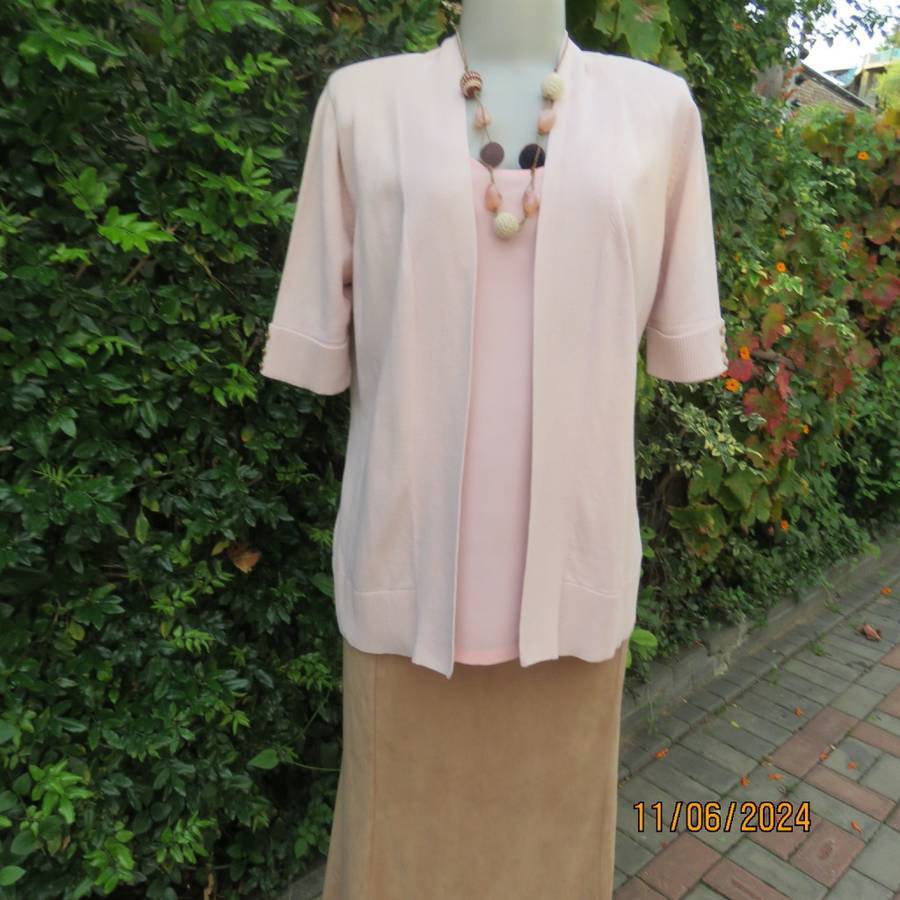 Timeless cotton knit rich cream short cuffed sleeve open front top/jacket. Size 36. As new