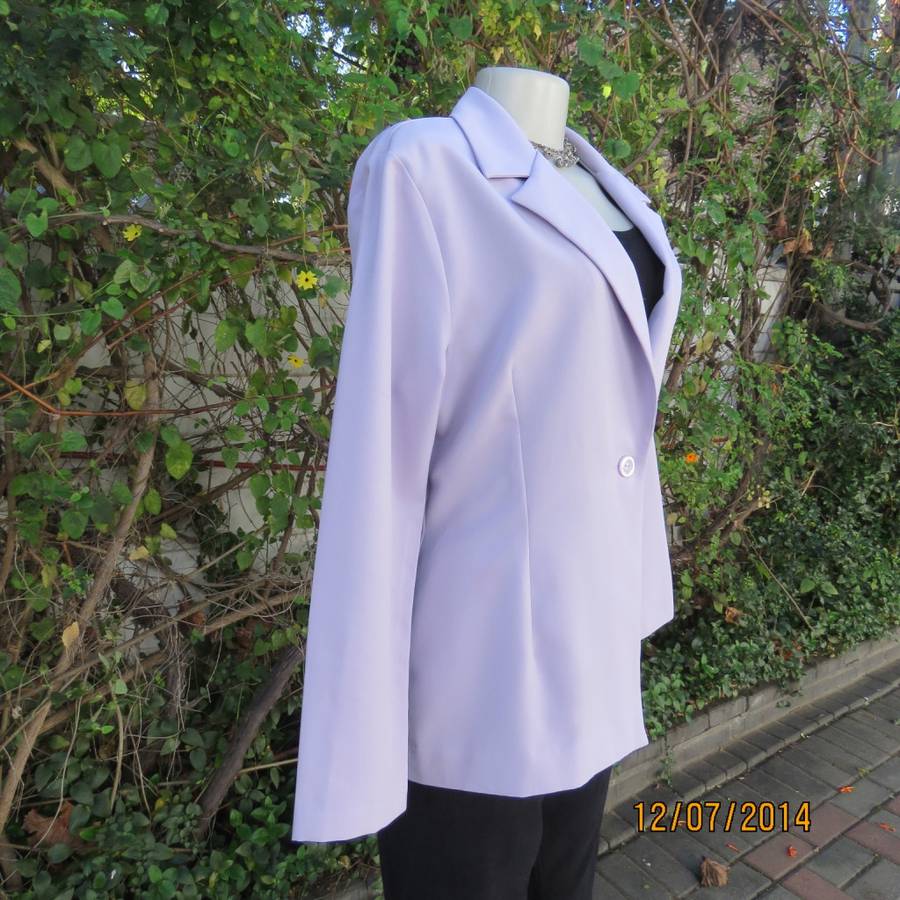 Elegant tailored lilac one button long sleeve polyester jacket. By SMILEY size 38. New condition.