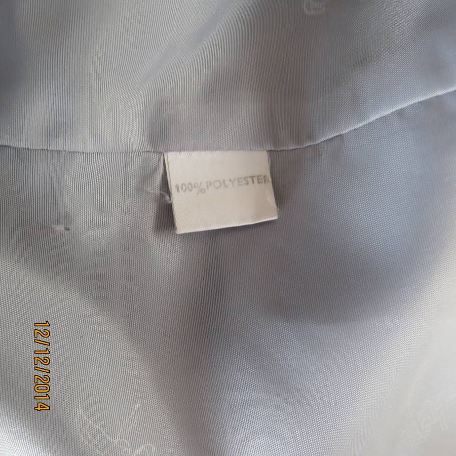 Men's stunning silvergrey with darker grey stripe polyester/lined jacket.By DE HAVILLAND size 34.