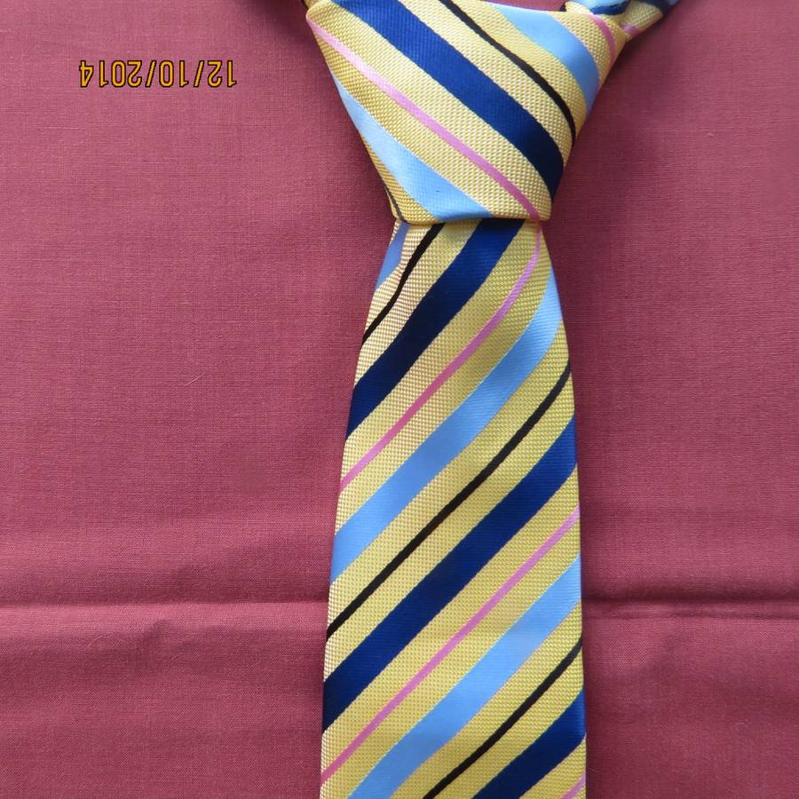 Men's cheerful fashion necktie by ROBERT DANIEL. Width 8cm. Brand new condition