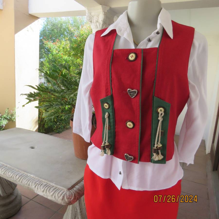 Unique red/green lined linen/viscose waistcoat. Arty look/button,rope.By SIXTH SENSE 36/12.As new