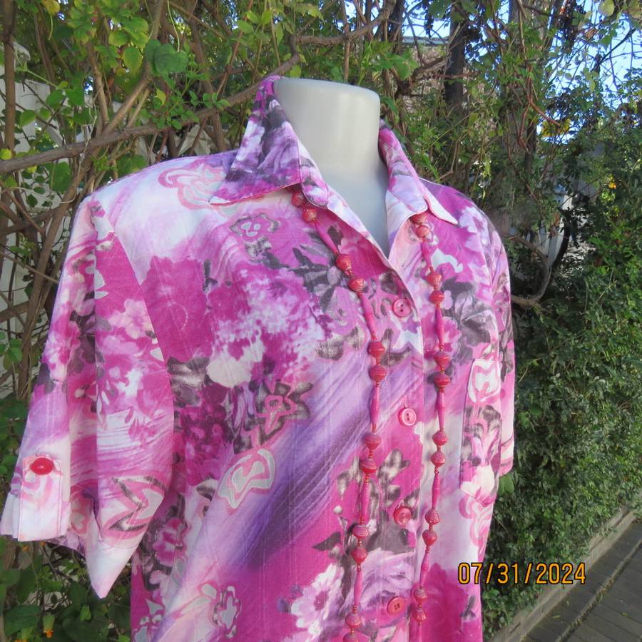 Smart textured cotton top in pink/lilac with white sheer patterns, One pocket.By BIG GOLF size 38.