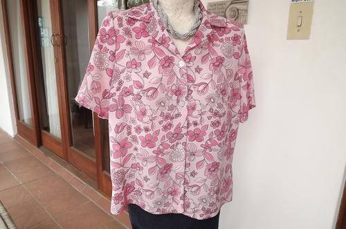 Pink Floral 100% Polyester Blouse in size 14/38 by Casual American - as new condition