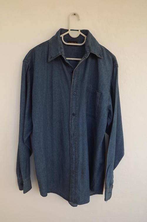 Barron 100% Cotton Denim Shirt-1 front pocket in size Medium-shoulder 50cm, chest 114cm-good cond
