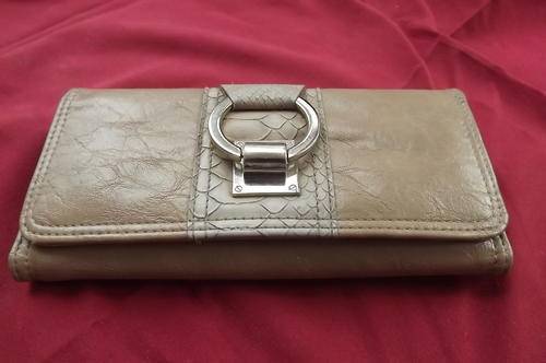 Beige Ladies Truworths Purse - Feminine & in very good condition - 10x19.5cm