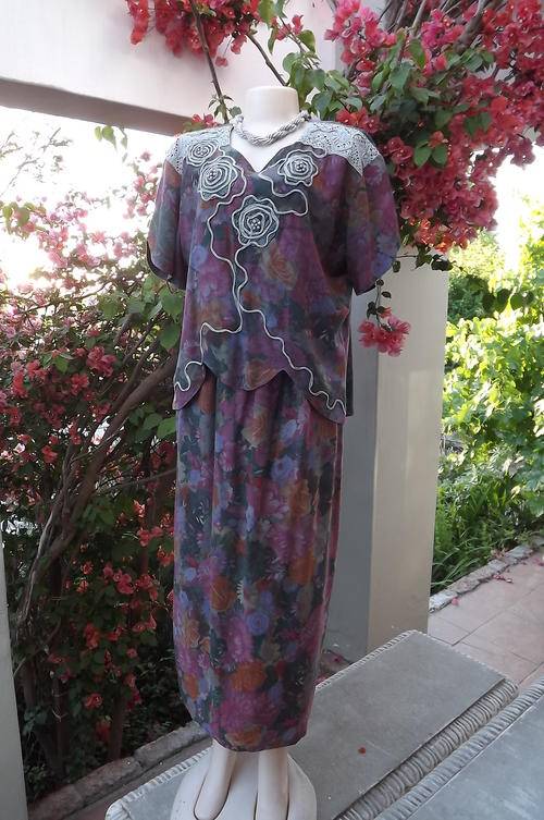 Pretty Viscose Floral 2 Piece Skirt Set by Kingdom Crafts in size 42 to 44 - good condition