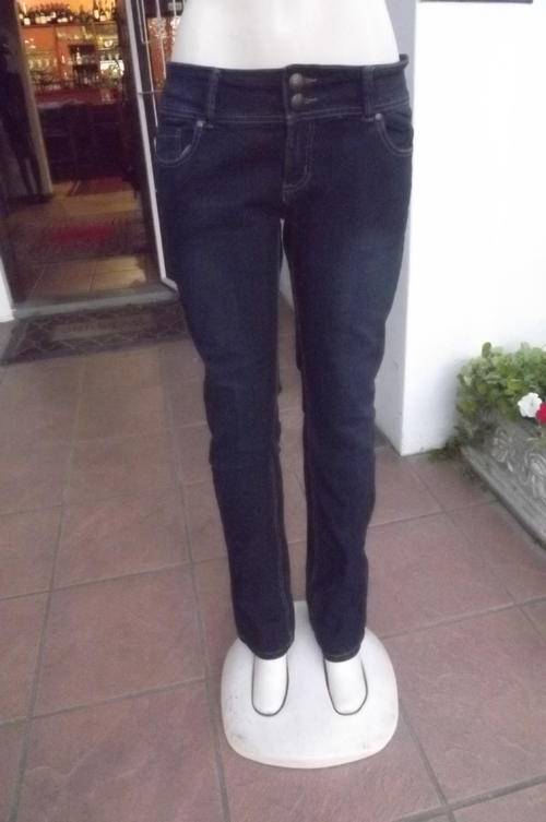 Skinny Jeans by Forever 21 in size 14/38 - Double pockets at back, low rise front - as new