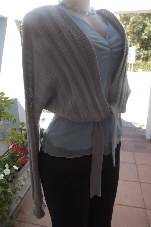 Knitted Acrylic Silver Grey Long Sleeve Bolero in size 14/38-2 straps tie under bustline-good cond