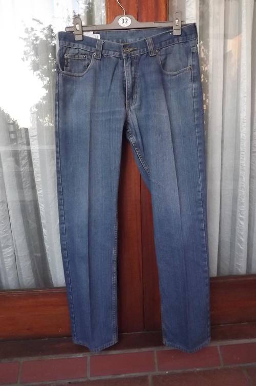 Cherokee Men's Straight Legged Denim Jeans in size 34 in 100% Cotton - Good condition
