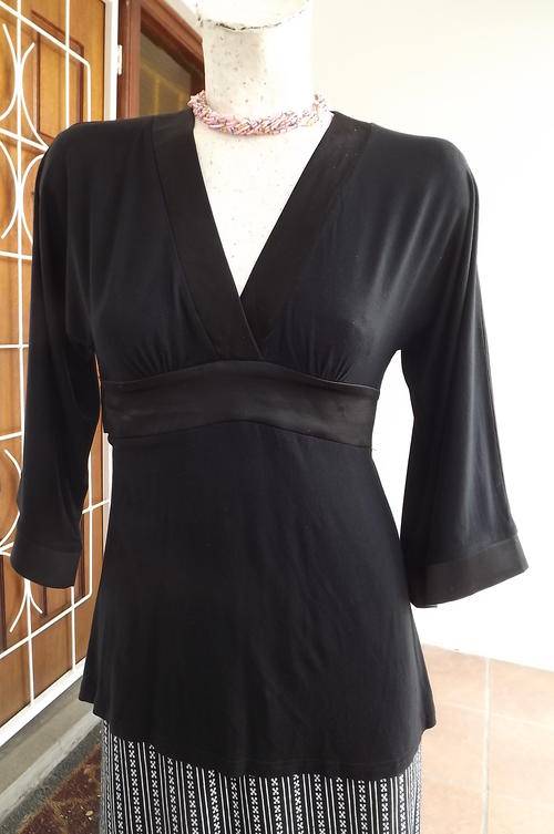 Black Top in Viscose & Polyester in size 10/34 by Inwear - Long sleeves - good condition